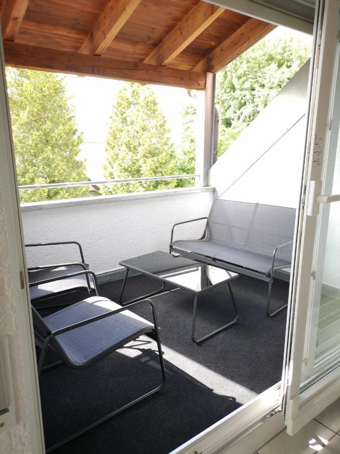 Familien-Ferienwohnung: Messe-Nähe mit Balkon und Parkplatz am Bodensee Meckenbeuren Exterior photo