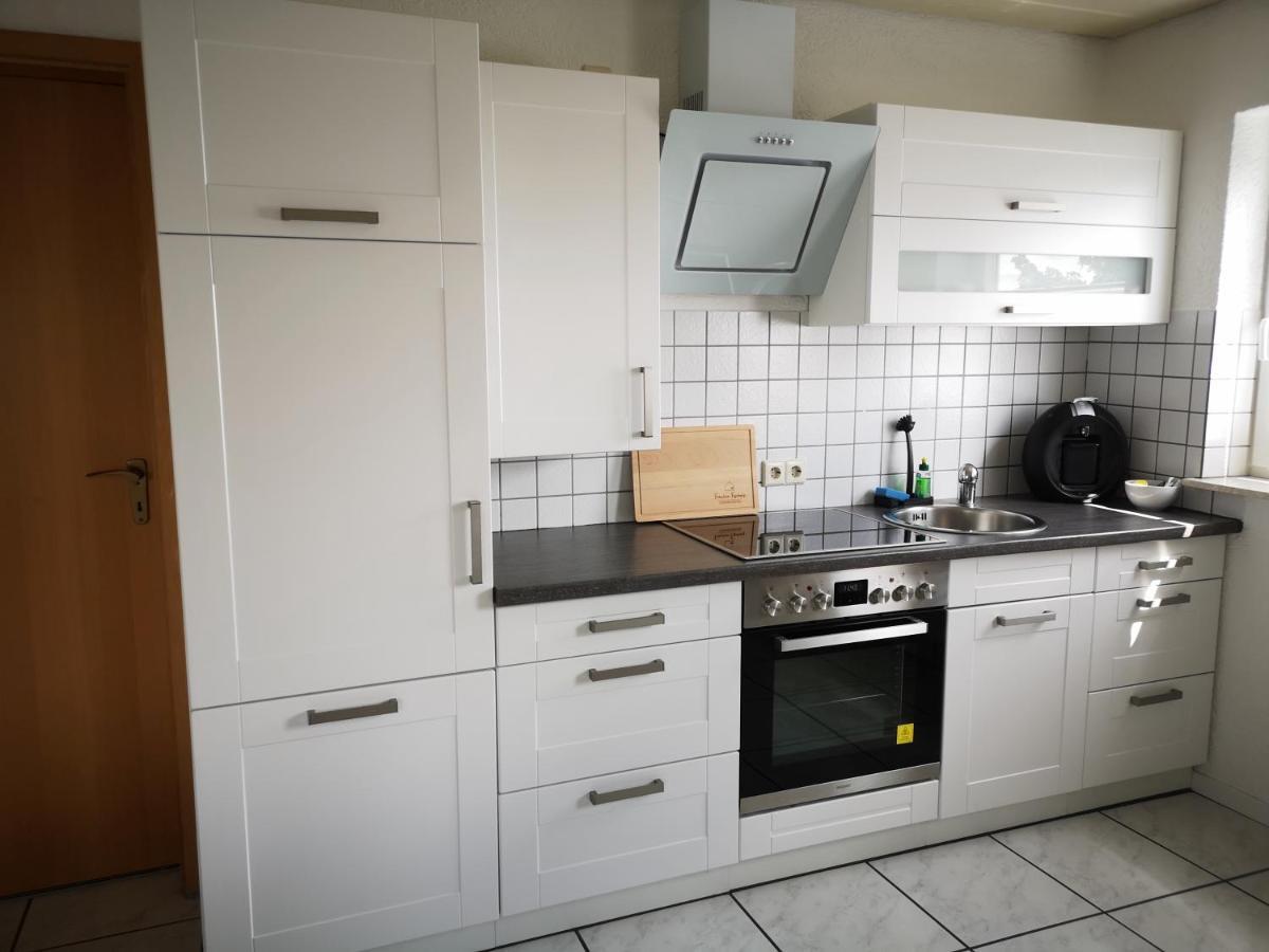 Familien-Ferienwohnung: Messe-Nähe mit Balkon und Parkplatz am Bodensee Meckenbeuren Exterior photo